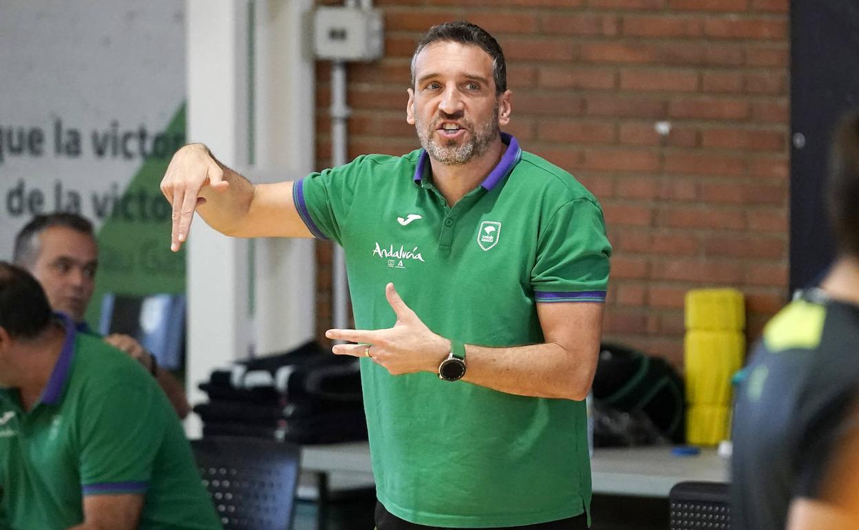 Ibon Navarro, en el partido de entrenamiento ante el Covirán Granada jugado esta semana. 