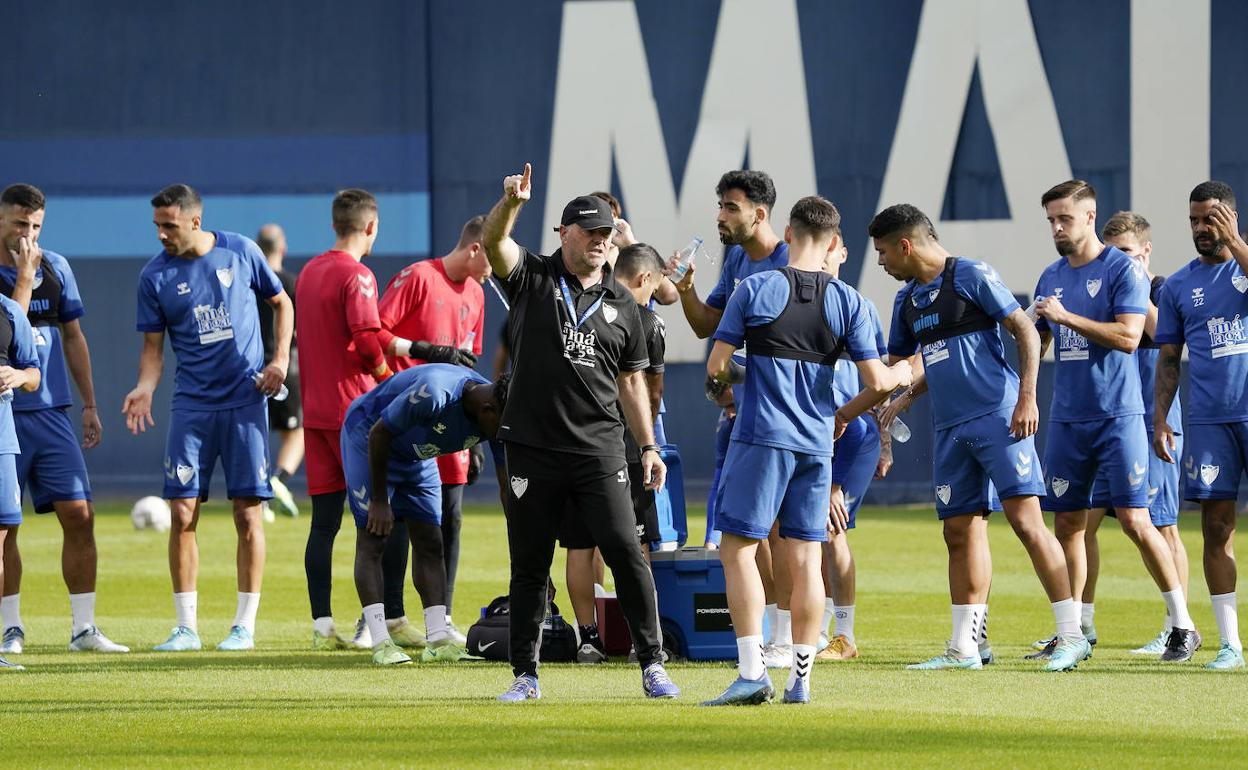 El Málaga, con múltiples bajas en el centro del campo; el Zaragoza, sin su portero titular