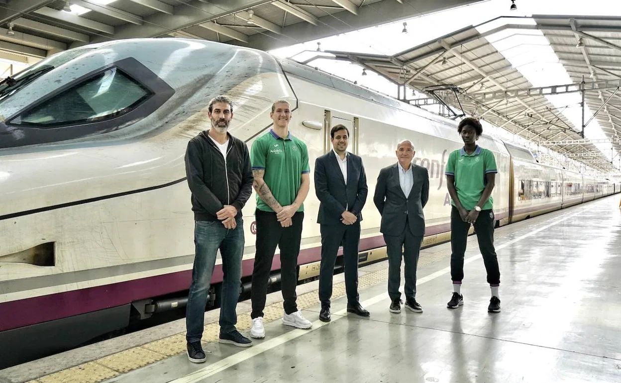 Berni Rodríguez, Osetkowski, Marín, López Nieto y Filor, en la presentación del acuerdo. 