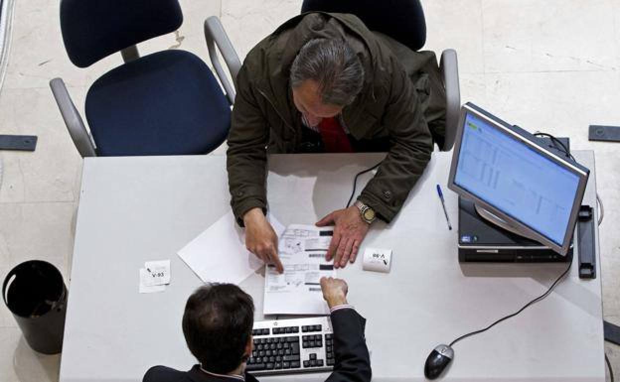 Hacienda estudia acabar con las multas por cometer errores en la declaración de la Renta