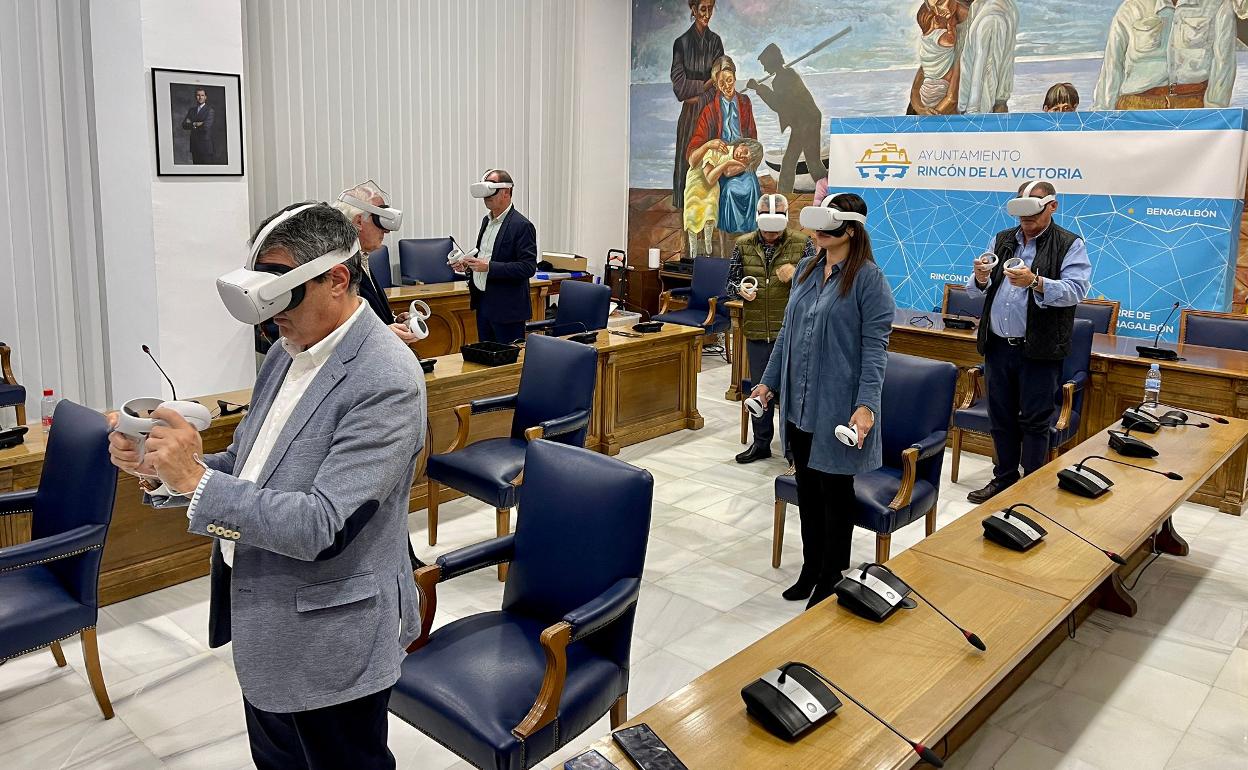 El alcalde rinconero, Francisco Salado, en el taller sobre el metaverso. 
