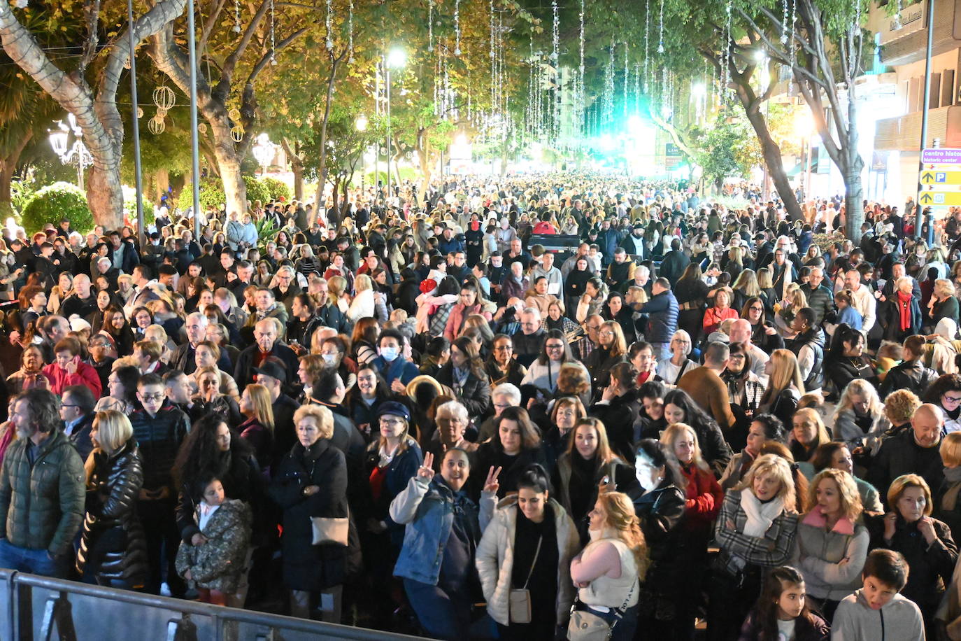 Los hermanos Morente apadrinan el multitudinario acto de inauguración. 