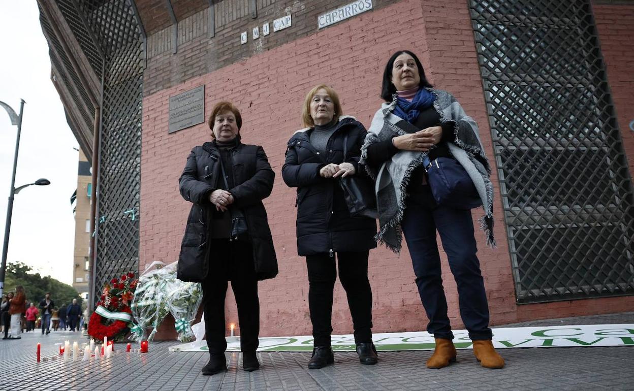 Las hermanas García Caparrós, este sábado en el acto de homenaje. 