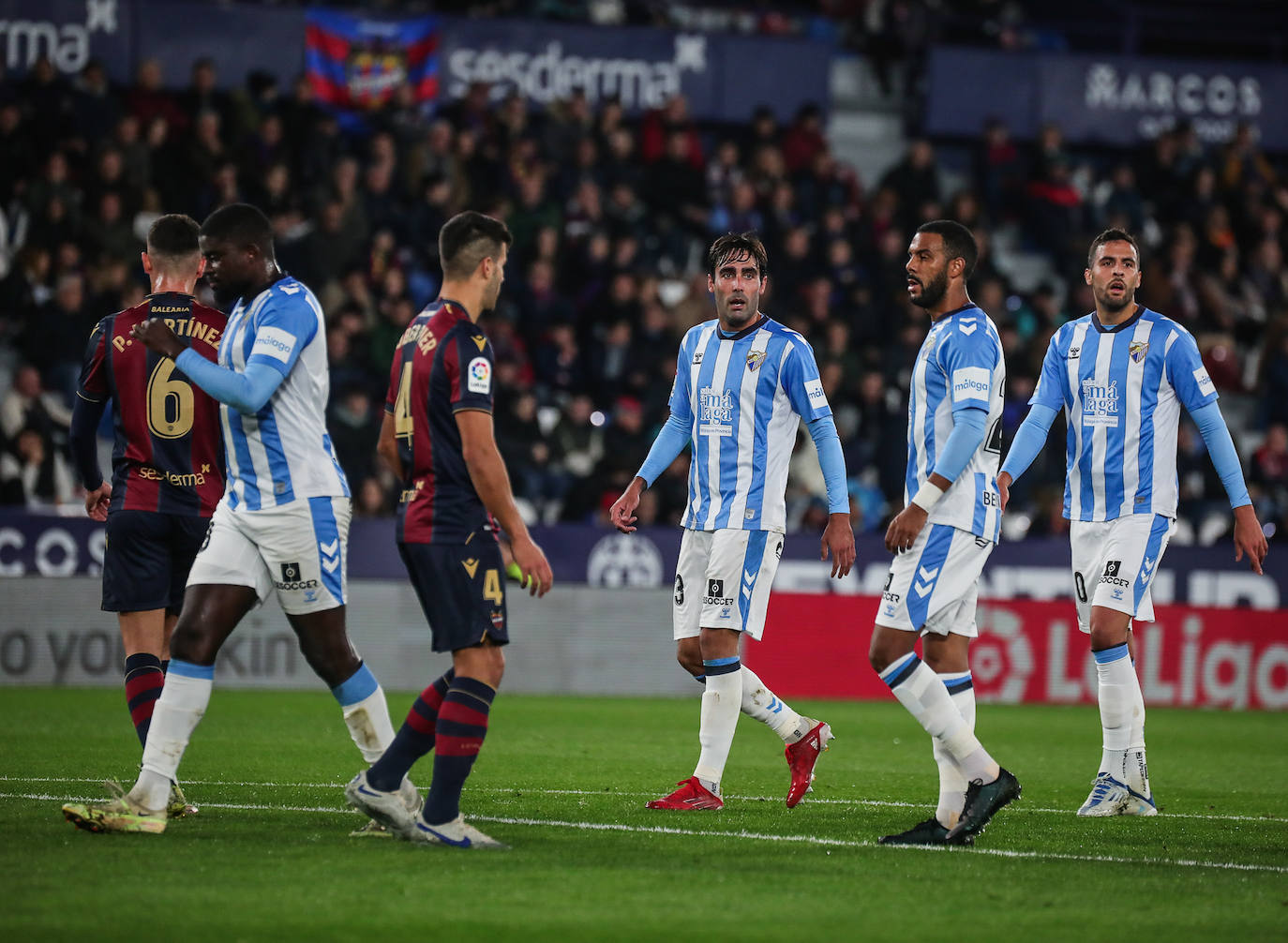 Derrota del Málaga en su visita al Levante. 