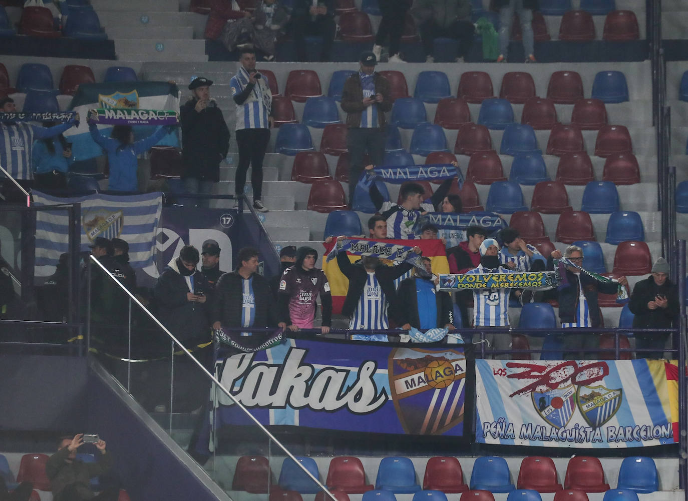 Derrota del Málaga en su visita al Levante. 