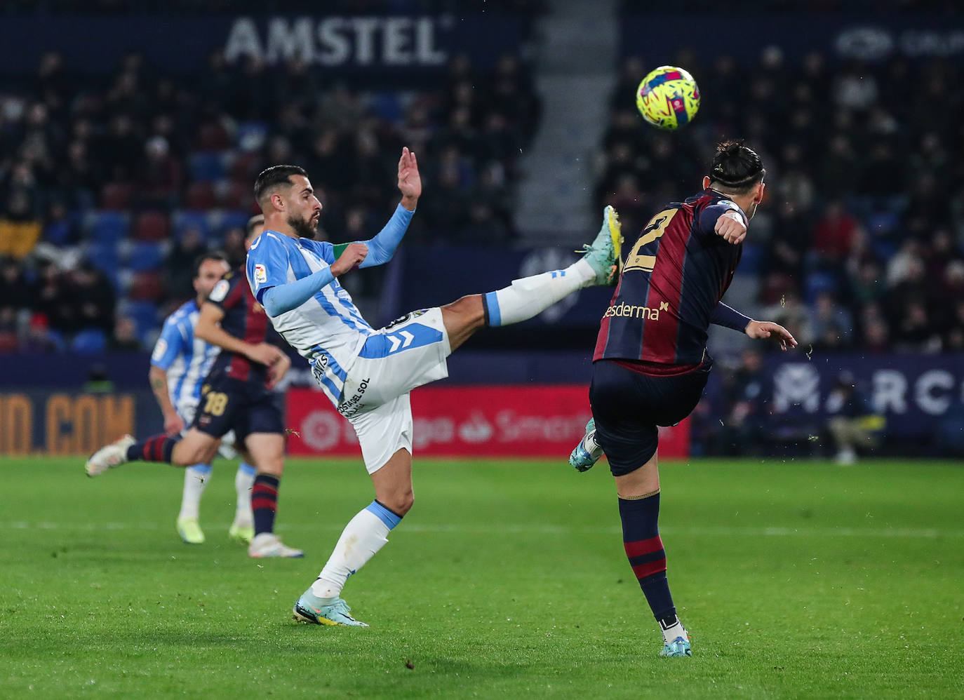 Derrota del Málaga en su visita al Levante. 