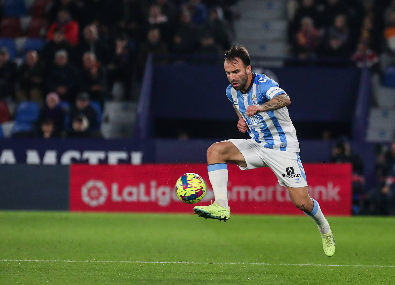 Derrota del Málaga en su visita al Levante. 