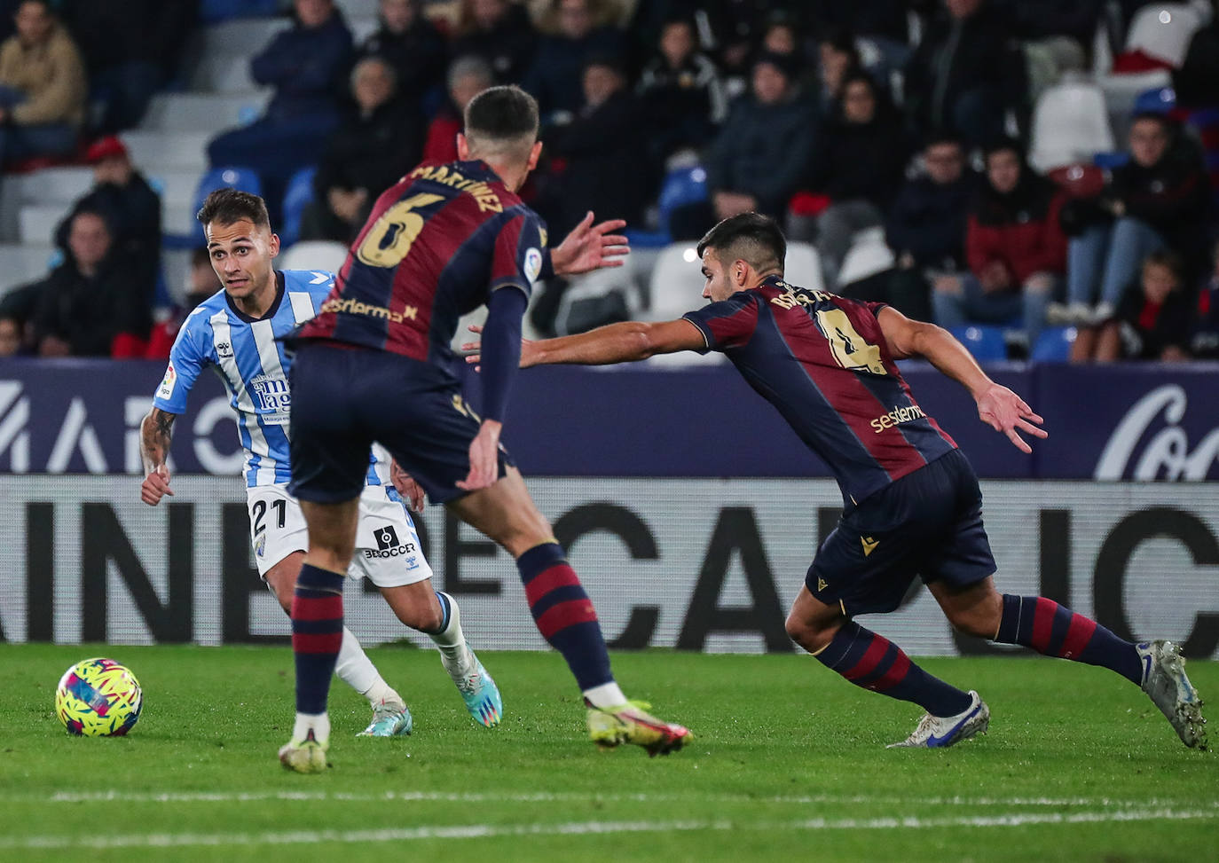 Derrota del Málaga en su visita al Levante. 