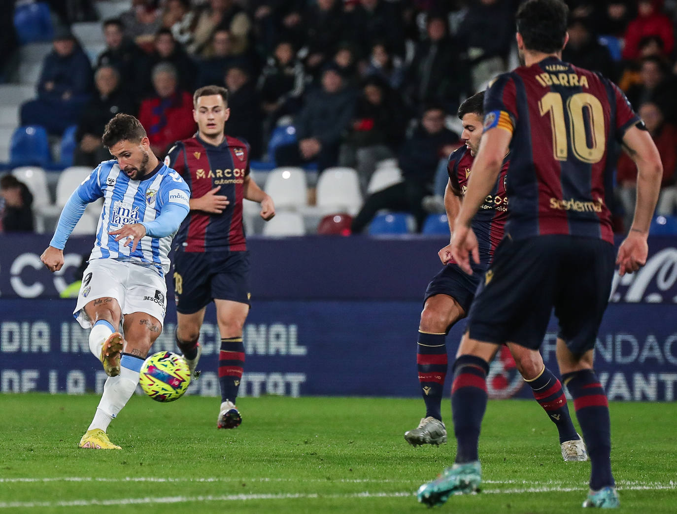 Derrota del Málaga en su visita al Levante. 