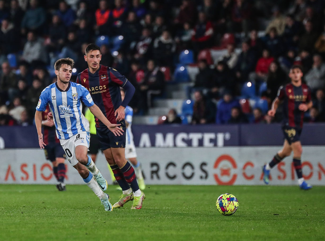 Derrota del Málaga en su visita al Levante. 