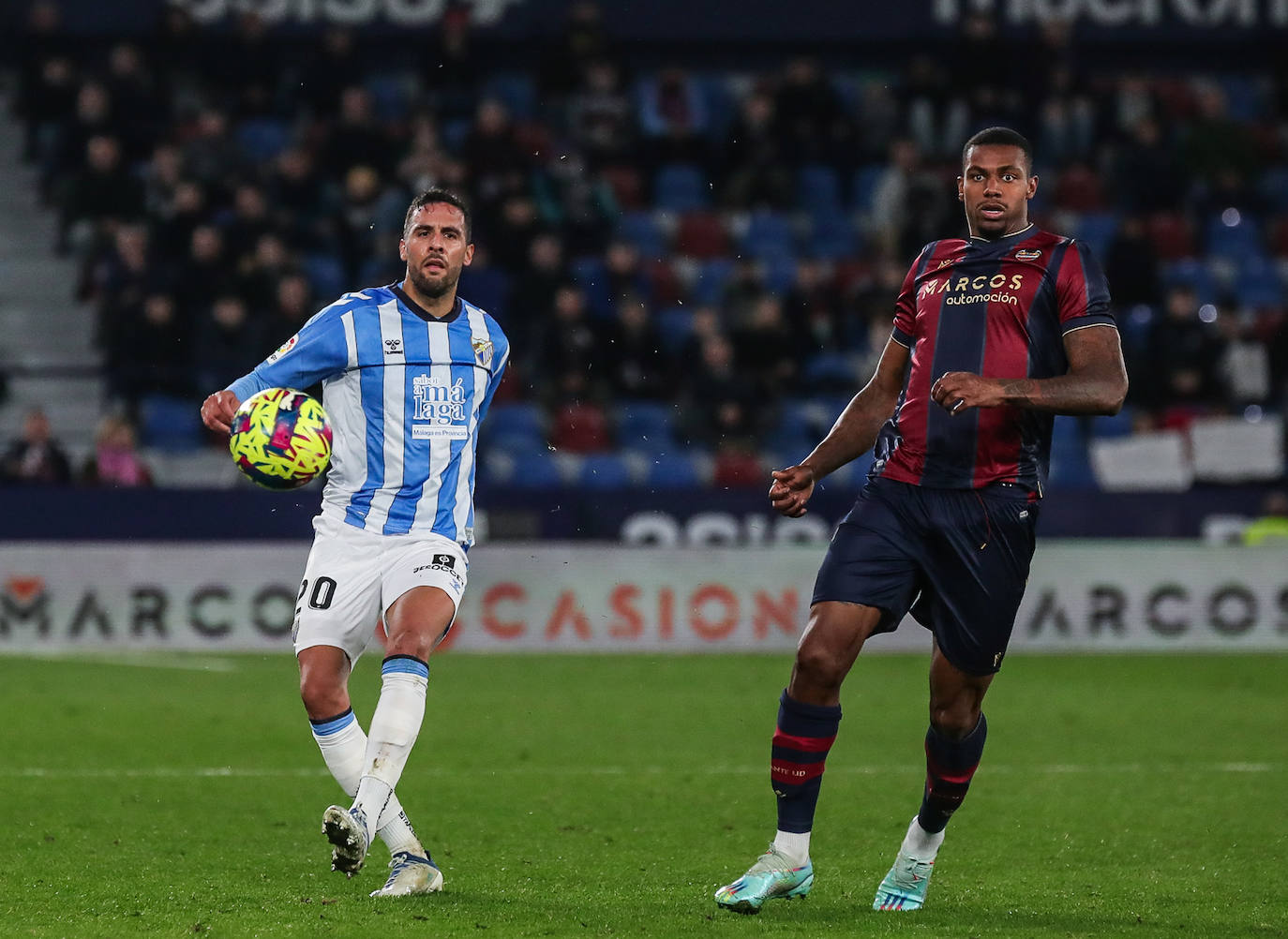 Derrota del Málaga en su visita al Levante. 