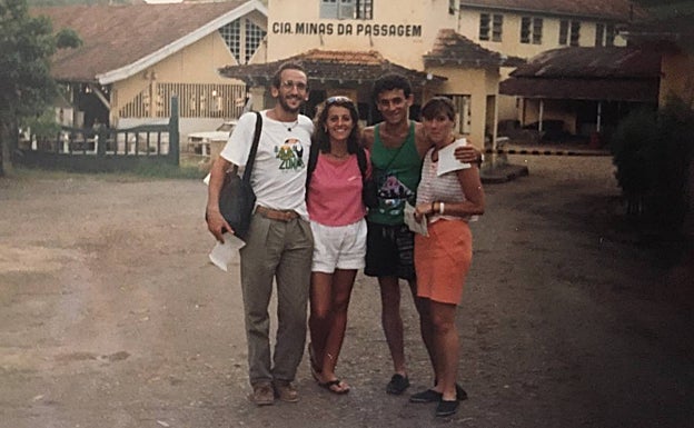 Durante las casi cuatro semanas que estuvo conoció a otros turistas. 
