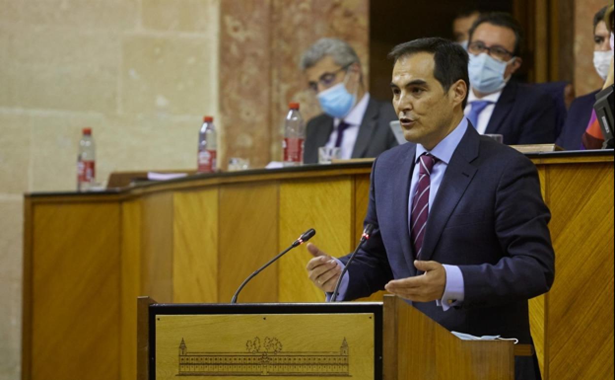 El consejero de Justicia apuesta por «potenciar la mediación» como fórmula para bajar la litigiosidad en Andalucía, que es «muy alta»