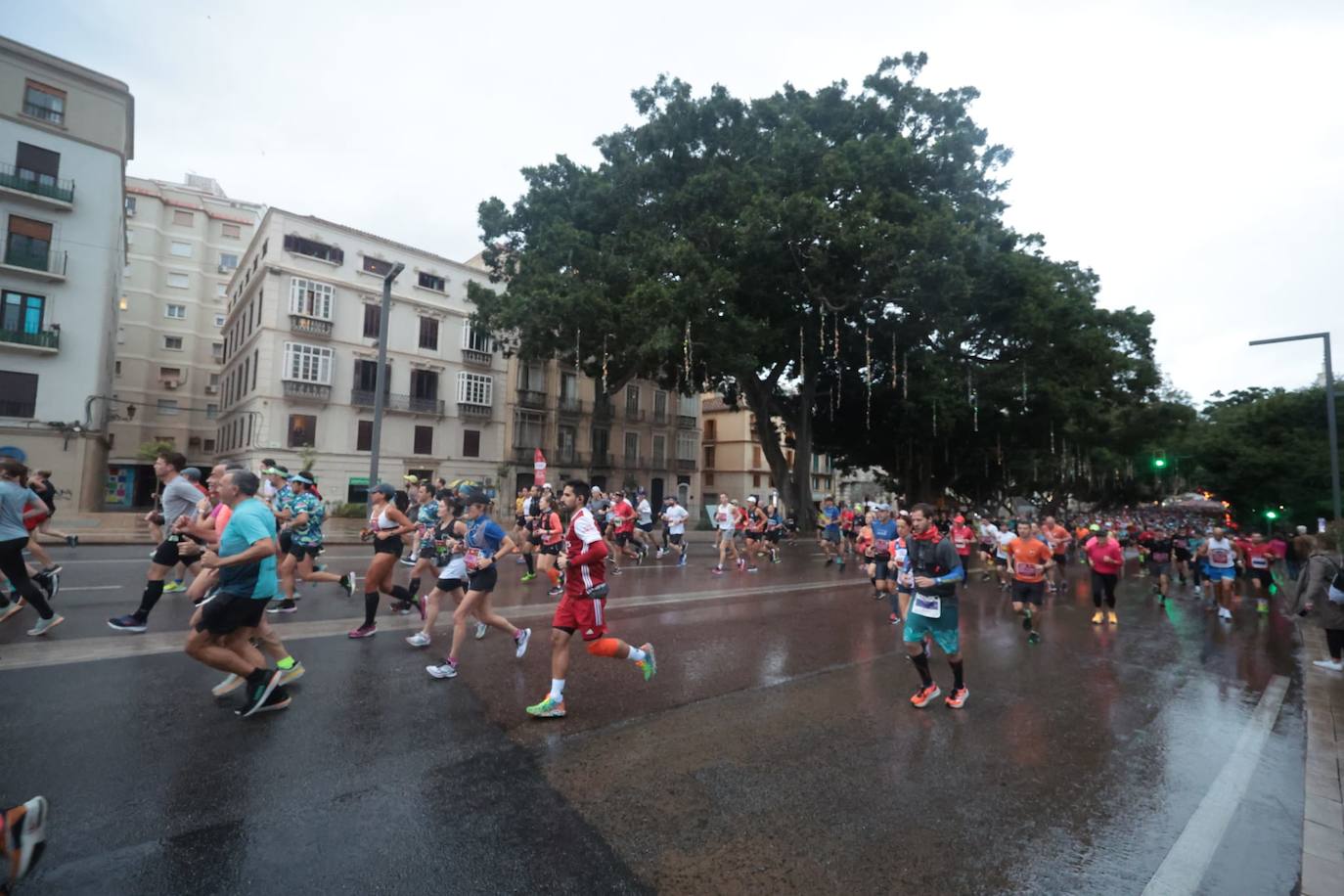 Barnaba Kipkoech gana la XII edición. Con un registro de 2h.08:19, se quedó a 39 segundos de la plusmarca de la prueba