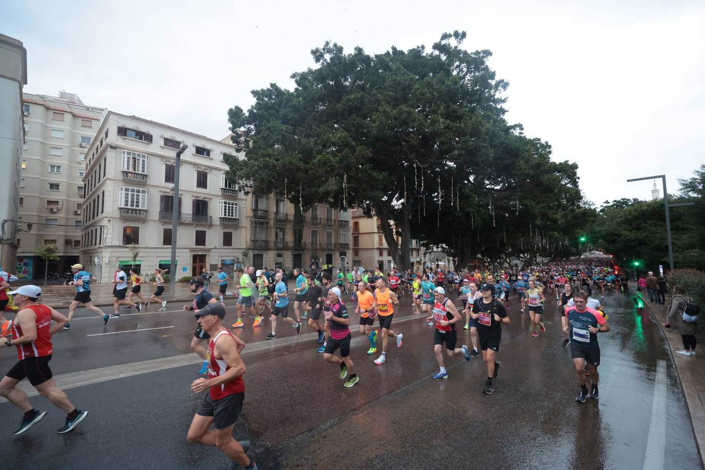 Barnaba Kipkoech gana la XII edición. Con un registro de 2h.08:19, se quedó a 39 segundos de la plusmarca de la prueba