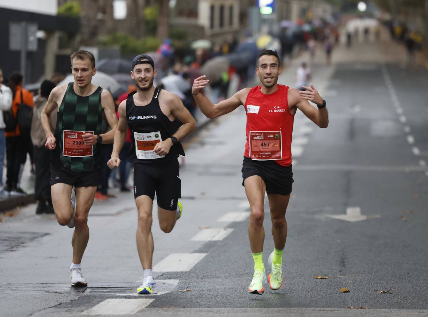 Barnaba Kipkoech gana la XII edición. Con un registro de 2h.08:19, se quedó a 39 segundos de la plusmarca de la prueba