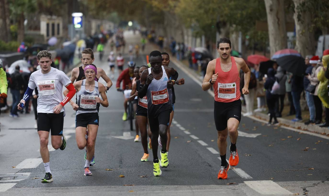 Barnaba Kipkoech gana la XII edición. Con un registro de 2h.08:19, se quedó a 39 segundos de la plusmarca de la prueba