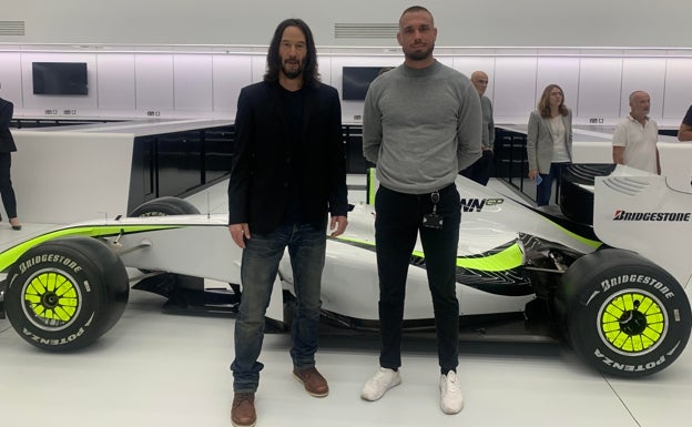 Daniel, con el actor y músico canadiense Keanu Reeves. 