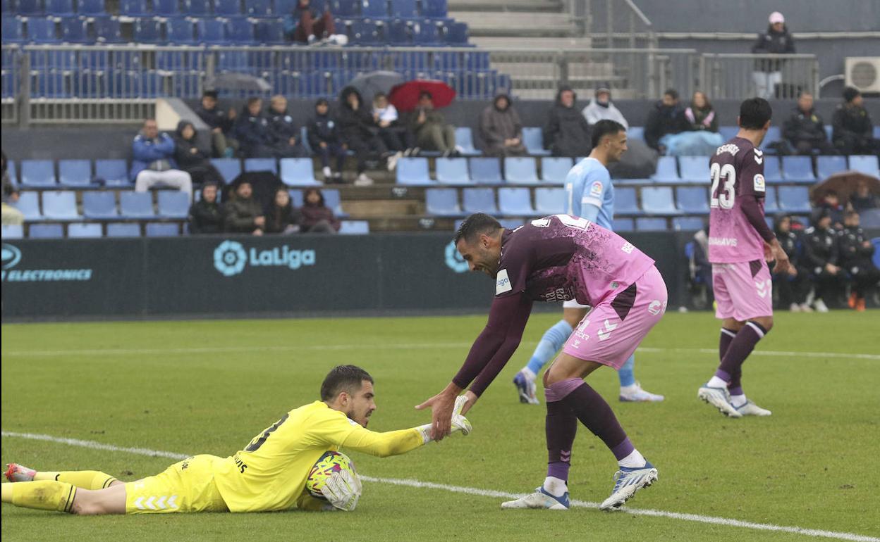 El Málaga se empeña en no salir de abajo (1-1)