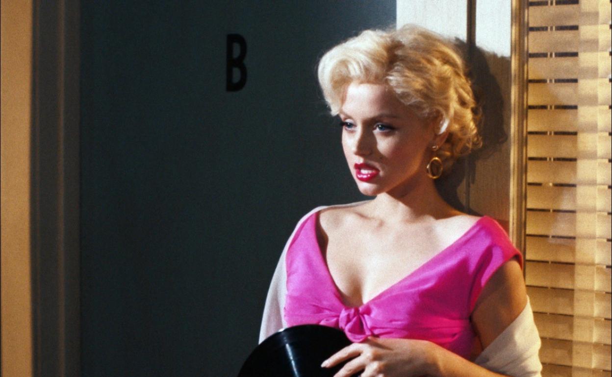 Ana de Armas se transforma en Marilyn Monroe en 'Blonde', disponible en Netflix.