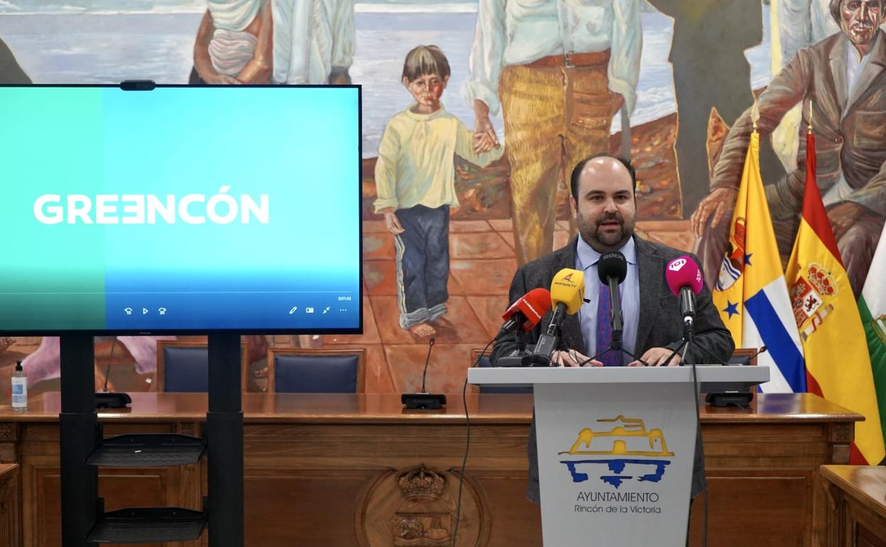 El concejal de Sostenibilidad Ambiental, Borja Ortiz, este jueves en rueda de prensa. 