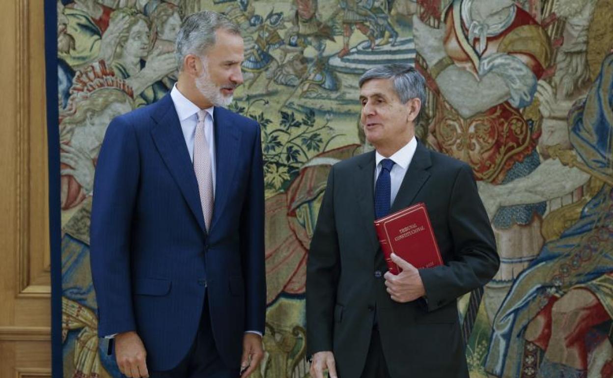 El rey Felipe recibe al presidente Tribunal Constitucional, Pedro José González-Trevijano.