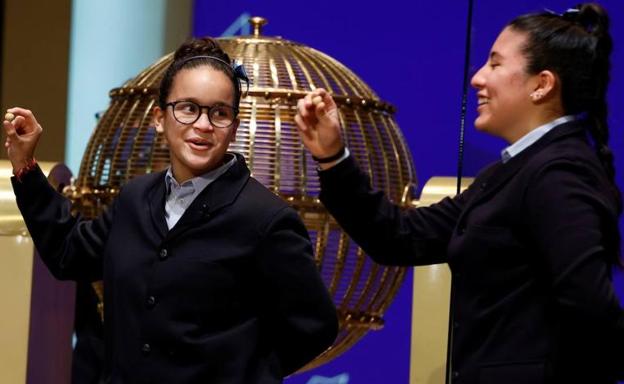 Yanisse Alexandra Soto y Paula Figuereo cantaron el Gordo en 2021