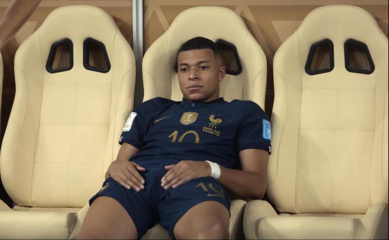 Kylian Mbappé, abatido tras la final del Mundial.