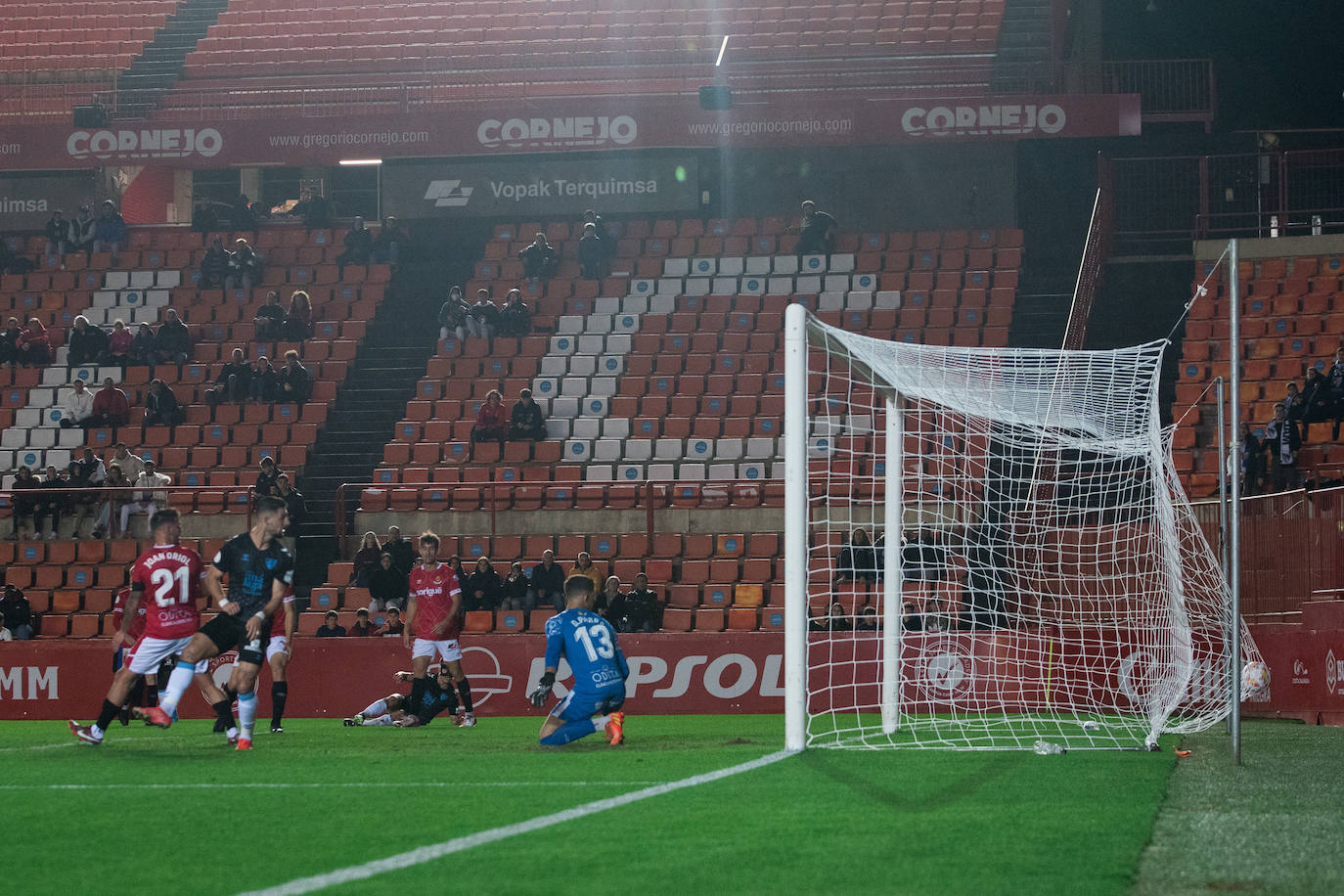 El Málaga perdió en su visita al Gimnástic Tarragona (2-1). 