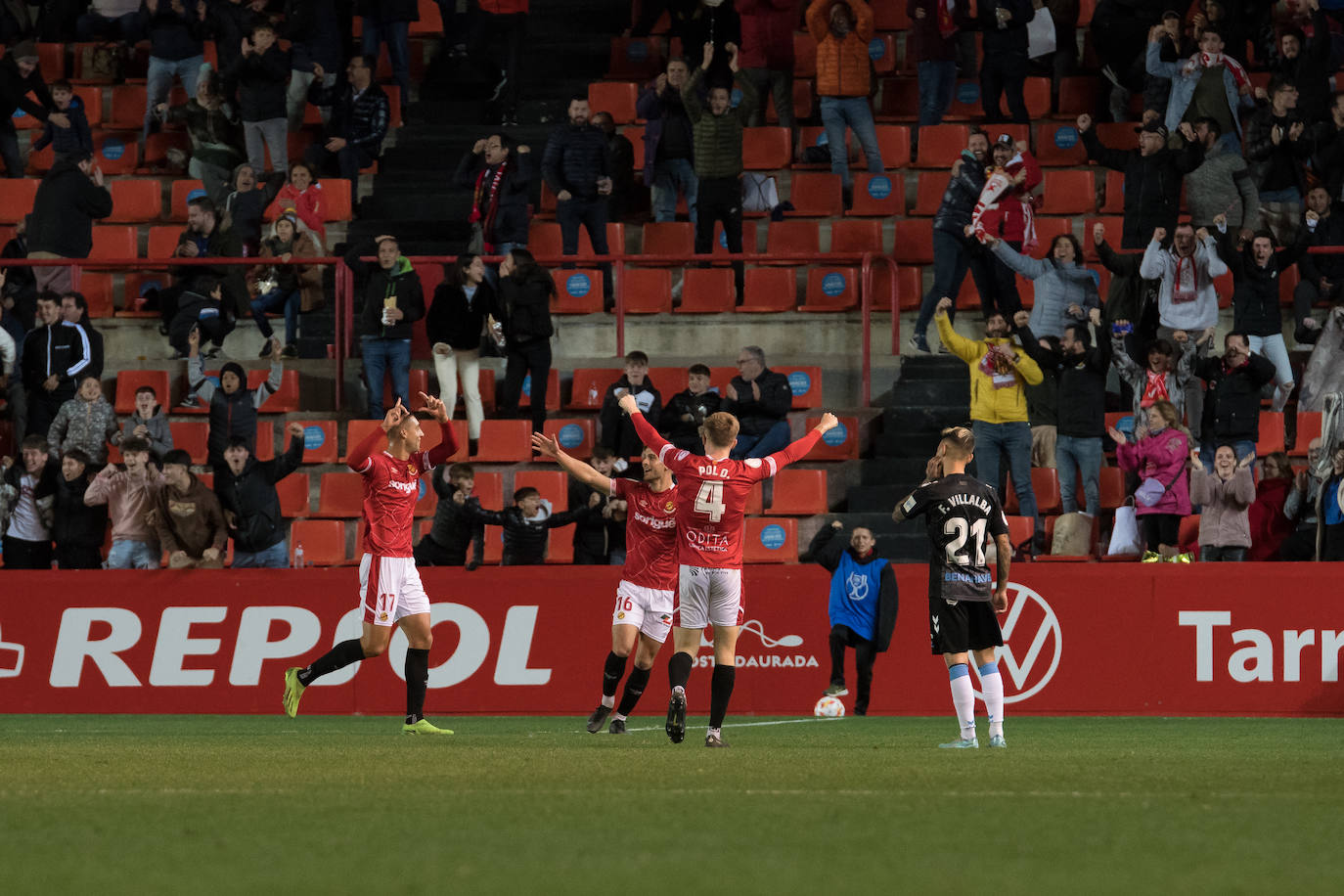 El Málaga perdió en su visita al Gimnástic Tarragona (2-1). 