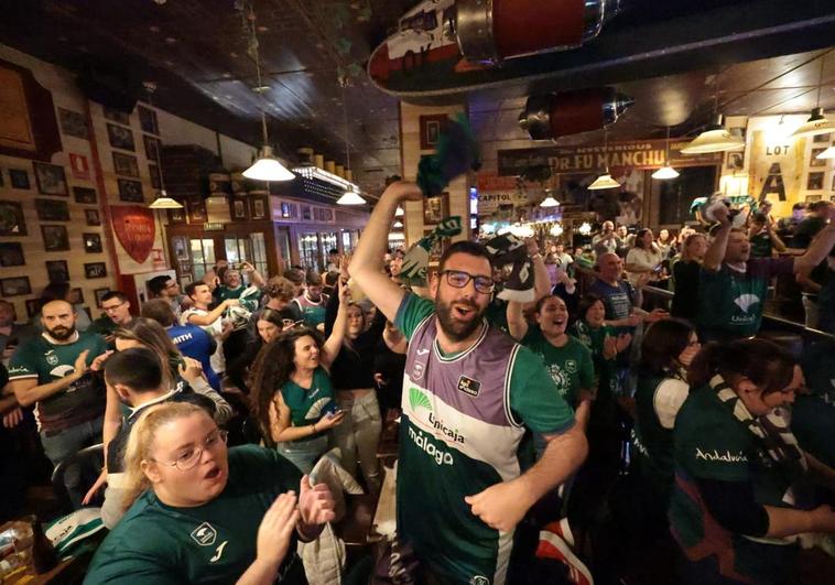 Ambientazo en el 'MiniCarpena' para ver la final de la Copa