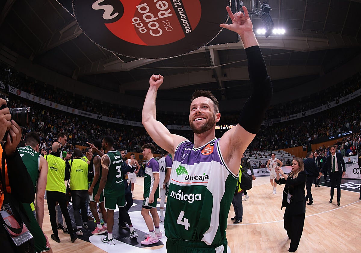 Tyler Kalinoski celebra la victoria ante el Real Madrid en la Copa del Rey.