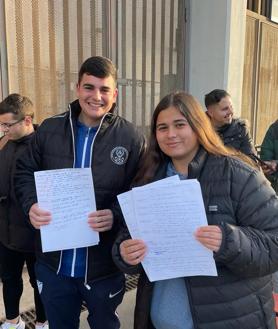 Imagen secundaria 2 - Locura por 300 entradas del Granada-Málaga: desde las 5 de la mañana en cola