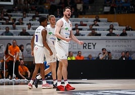 Barreiro celebra un triple durante la final de la Copa.