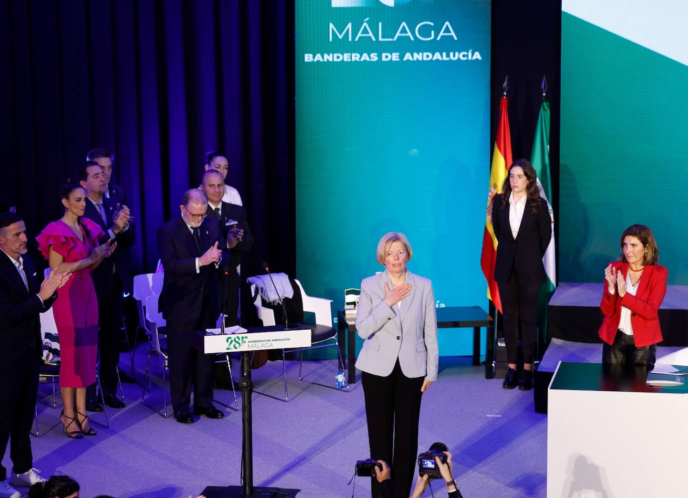 La Bandera de Andalucía de la Solidaridad y la Concordia ha sido para Svitlana Kramarenmko, cónsul de Ucrania, por su incansable implicación en la atención a las personas ucranianas refugiadas en nuestra provincia de la guerra. 