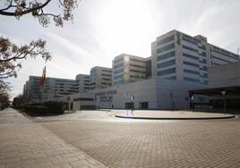 vista del Hospital La Fe en Valencia donde se encuentra ingresada la persona sospechosa de estar infectada y cuyo contagio ha sido descartado.