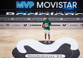 Tyson Carter, con el trofeo de MVP de la Copa del Rey.