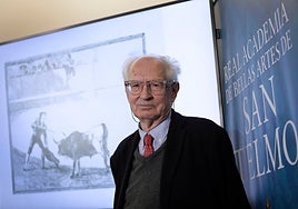 Amorós tras la entrevista con SUR antes de leer su discurso de ingreso