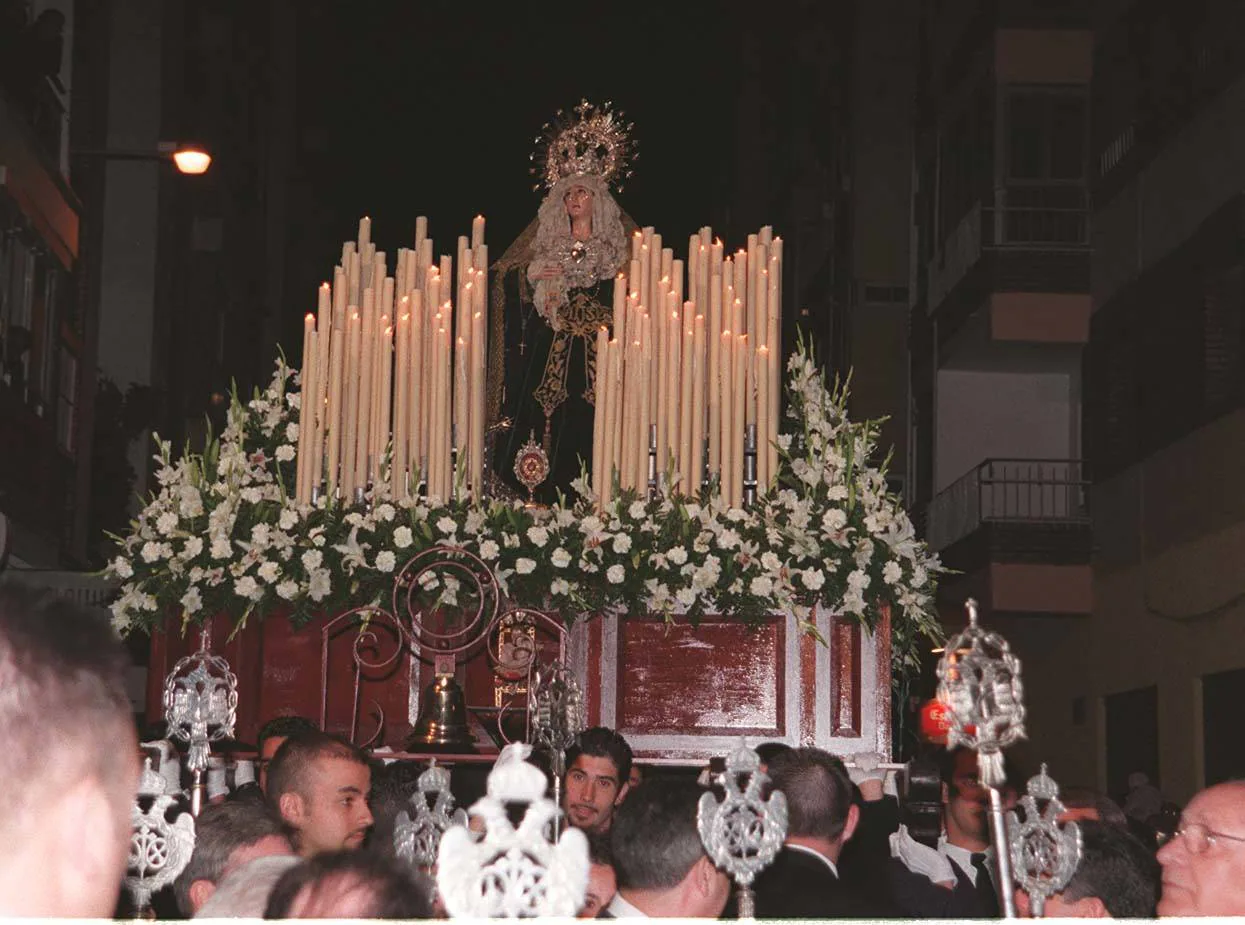 En 1999 se estableció la prohermandad de la Humildad y Paciencia en la parroquia de San Vicente de Paúl. La familia Ravina-Albarracín Ramírez había cedido en perpetuidad la Dolorosa. En este año procesionó por primera vez la imagen mariana.