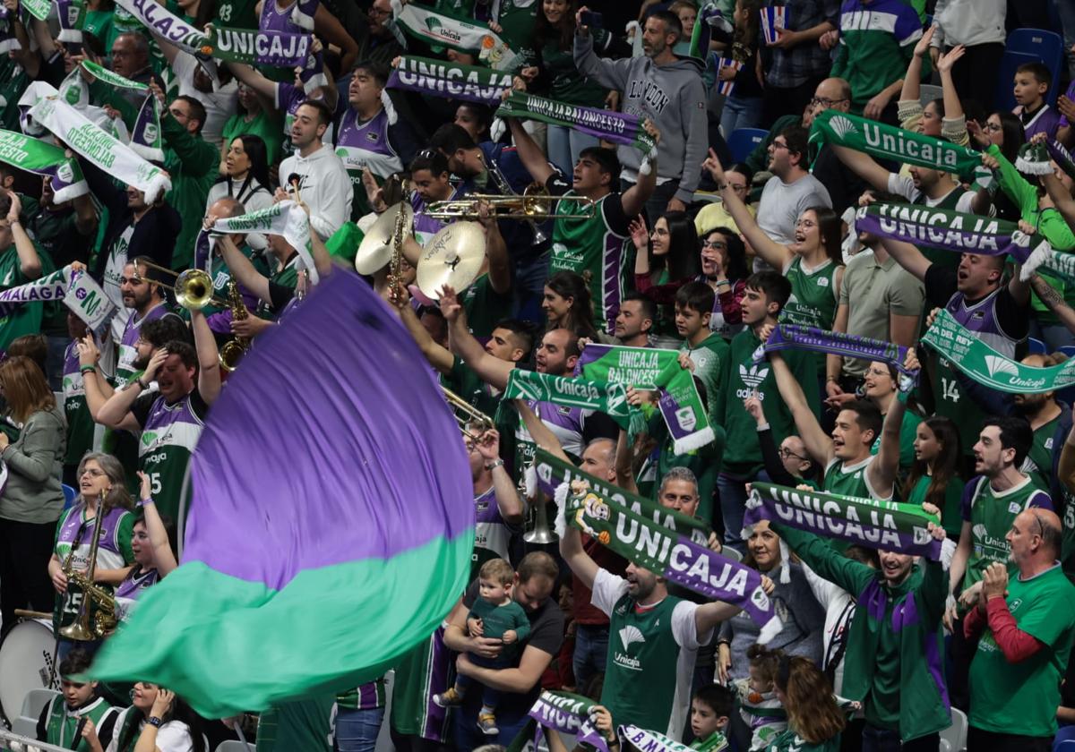 Aficionados del Unicaja durante el partido contra el Girona.