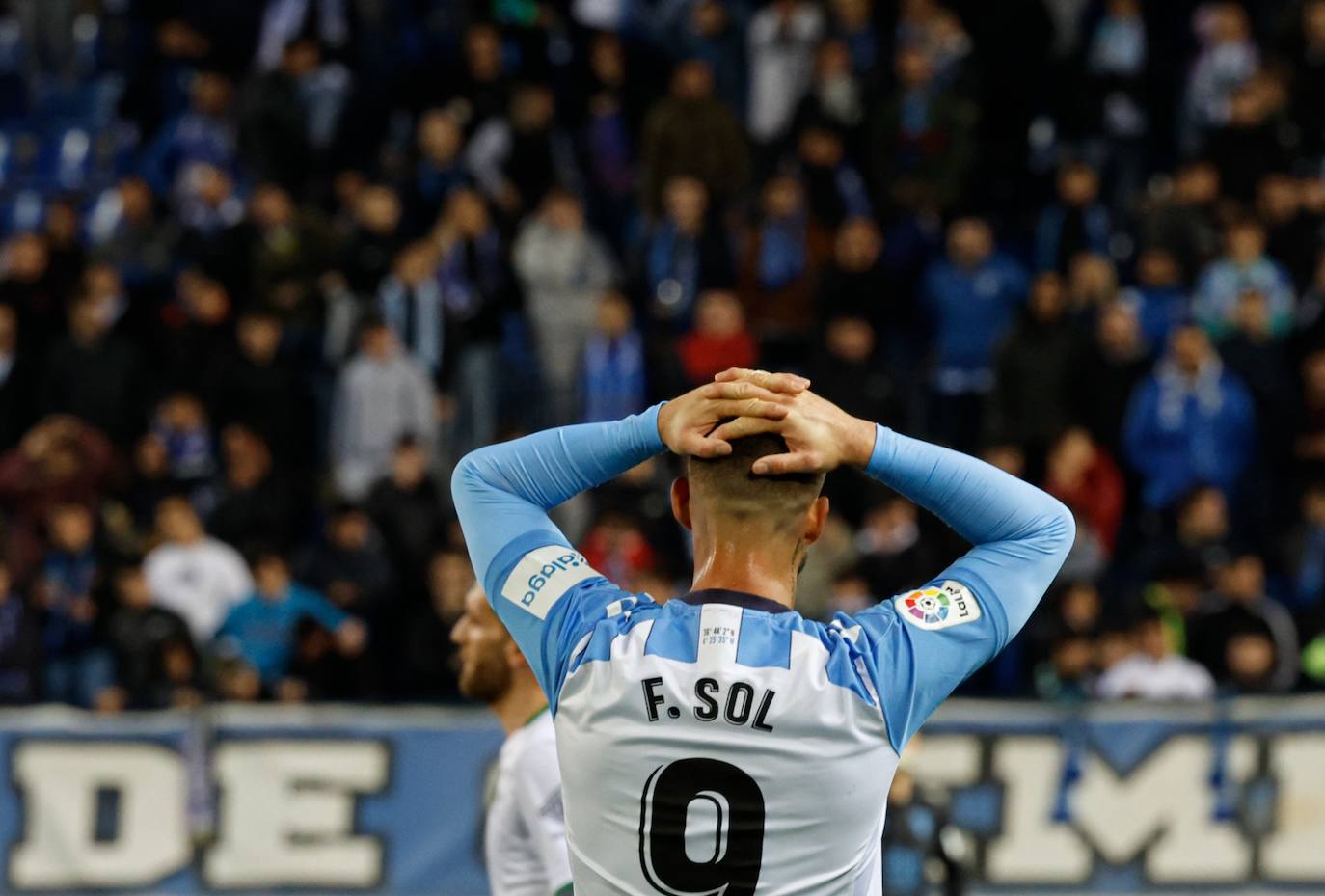 El Málaga perdió en casa ante el Racing (0-1) y la salvación queda ahora a diez puntos