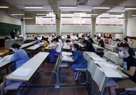 Opositores a docentes de hace dos años en Málaga, en una imagen de archivo.