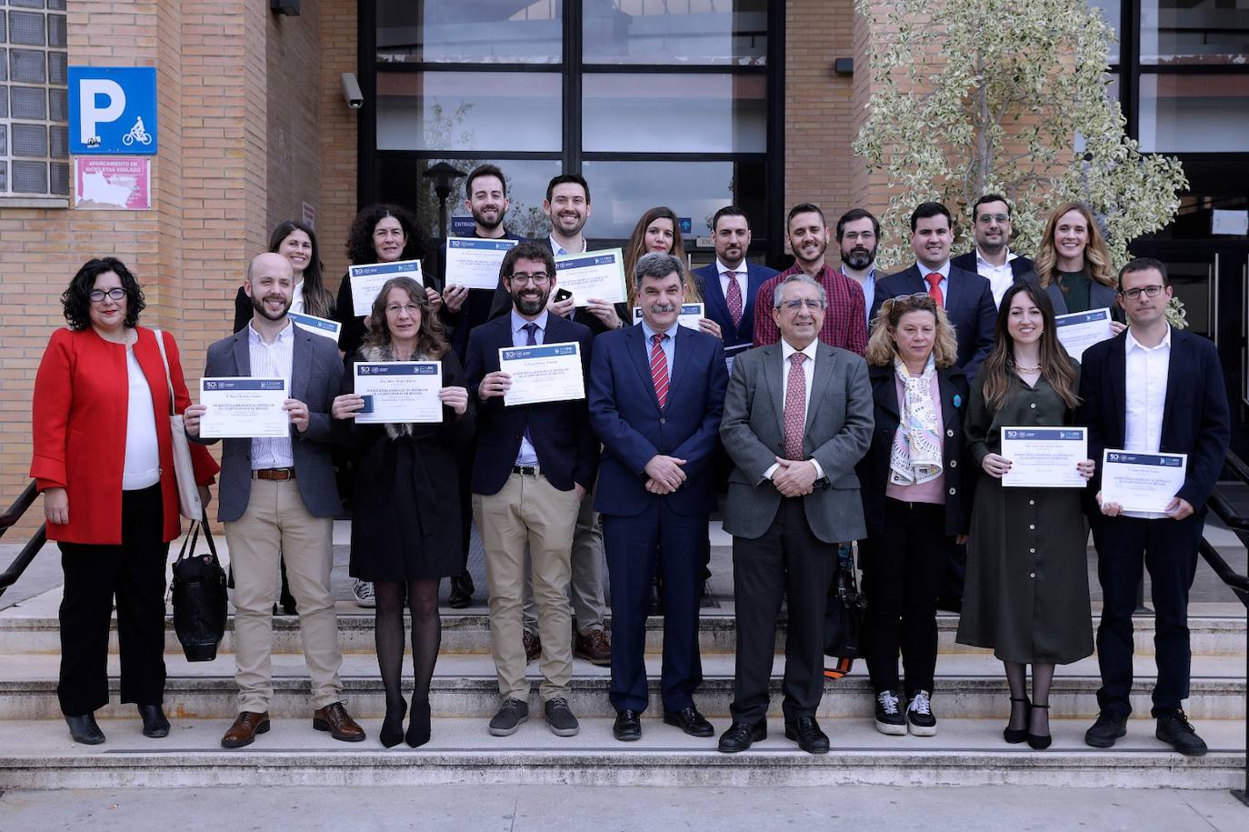 El rector, con los premios extraordinarios del curso 2018/19