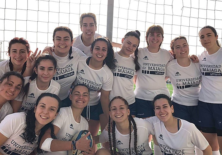 la selección femenina de rugby 7 durante el CAU.