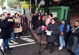 Las familias han leído un manifiesto para exigir que sus hijos mantengan el servicio de fisioterapia.