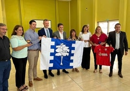 Foto de familia de los participantes en el hermanamiento entre Algarrobo y los municipios argentinos.