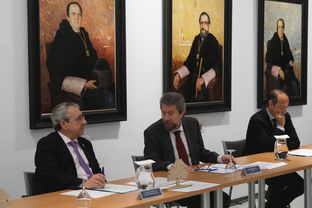 El rector, José Ángel Narváez, Enrique Salvo y Tomás Azorín.