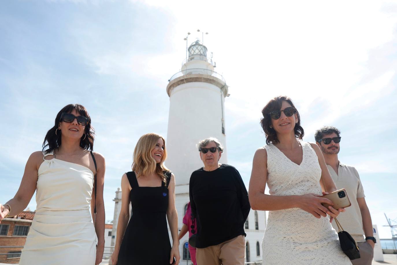 El equipo de 'Bajo terapia', este domingo en Málaga. En la imagen, Eva Ugarte, Alexandra Jiménez, el director de la cinta, Gerardo Herrero, Malena Alterio y Antonio Pagudo