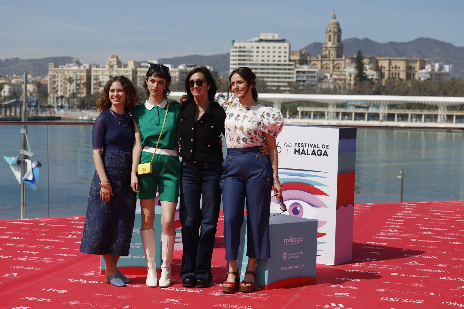 Silvia Munt dirige y firma el guión de 'Las buenas compañías', presentada el lunes 13 de marzo en la sección oficial.