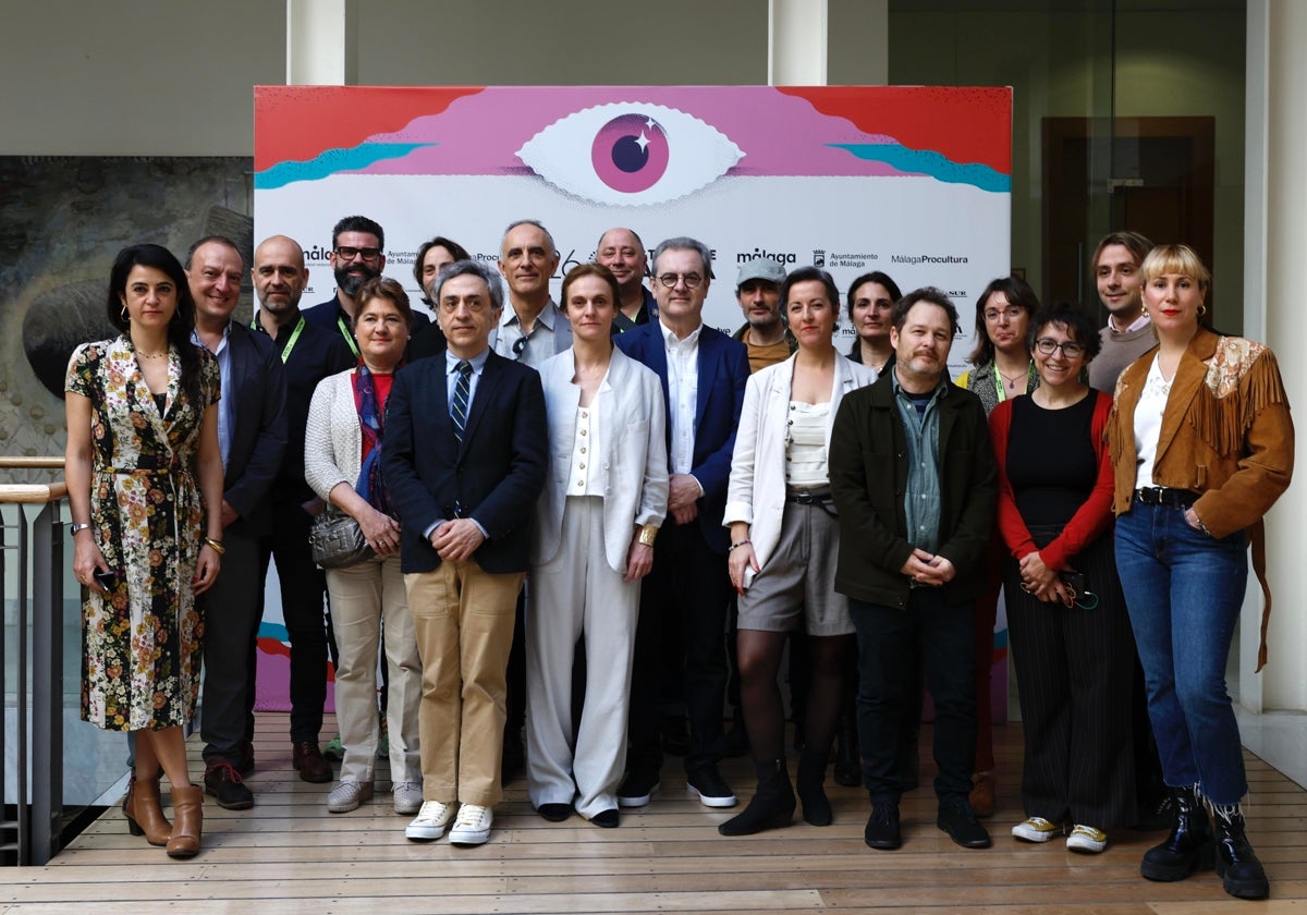 Los representantes de diferentes festivales internacionales junto a Juan Antonio Vigar, director del Festival de Málaga y Beatriz Navas, directora del ICAA, el Instituto de la Cinematografía y de las Artes Audiovisuales